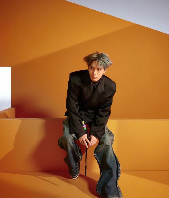 官宣|弯道超车?王嘉尔官宣LV品牌代言人,无缝衔接空降资源不错!