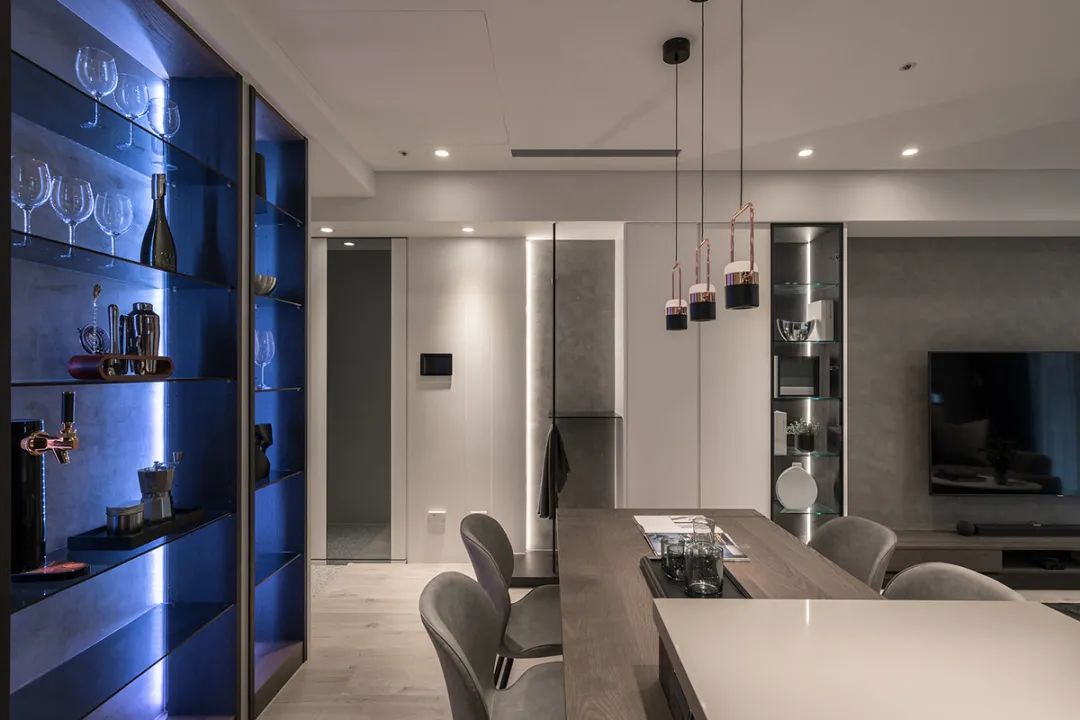 90㎡，简洁线条的空间感，保有率真本质