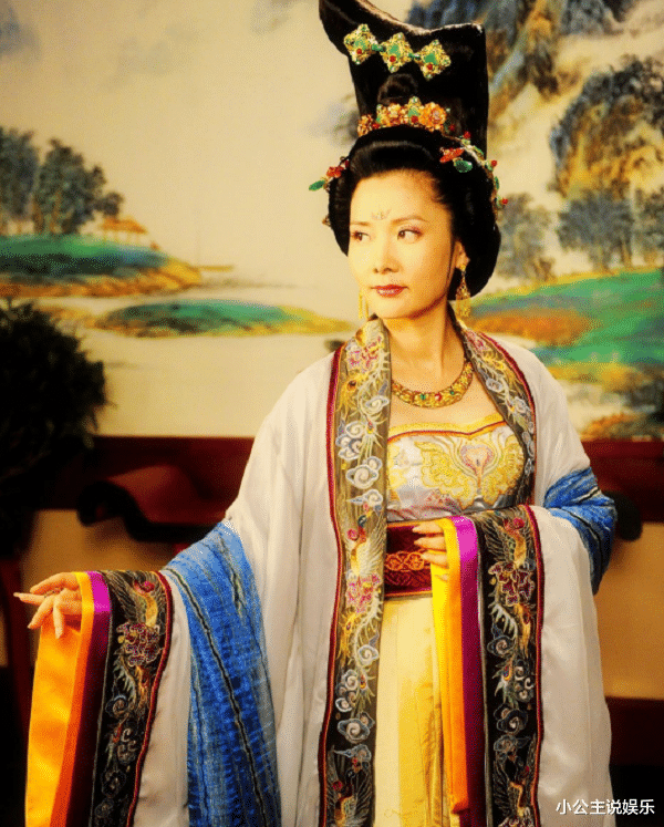 何赛飞|因长相太美无人敢追，父亲为了她终身不娶，她的魅力有多大？