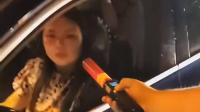 丧心病狂！湖南医院血液科主任女子酒驾撞人拖行，丈夫：建议继续开车逃逸