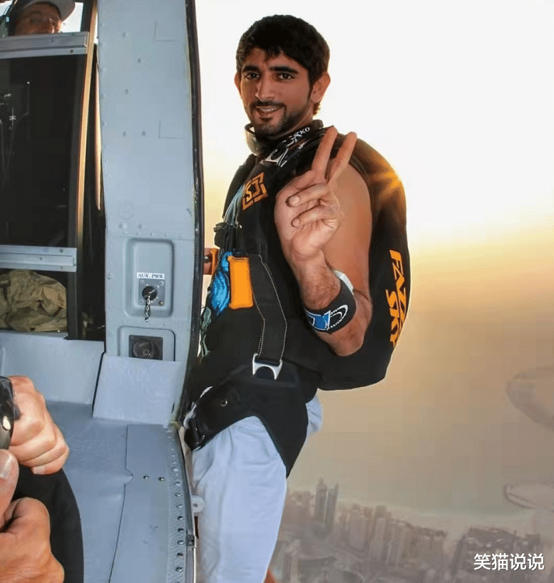 王储|粉丝界天花板？博主追星迪拜王储哈姆丹，送帽子获赠手机、公司周边、专车护送！