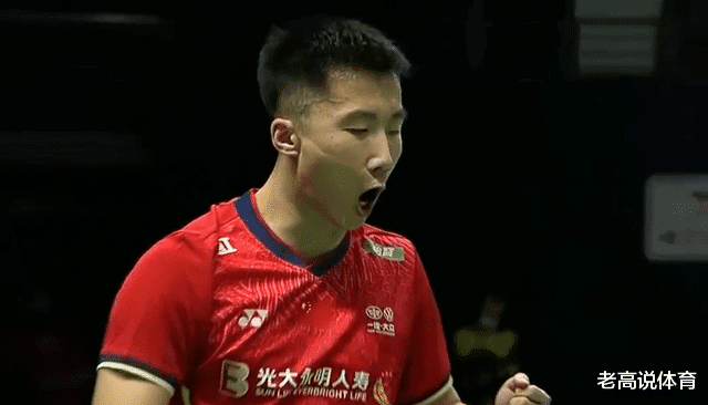 |国羽汤姆斯杯开局险些翻船：陆光祖2-1险胜波波夫，中途差点受伤