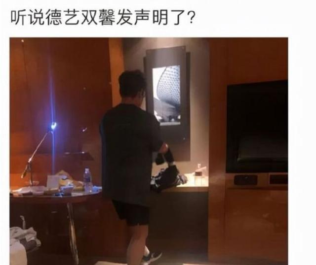 谭咏麟|72岁谭咏麟出行被偶遇，多名助理跟随排场大，身材发福肚腩抢镜