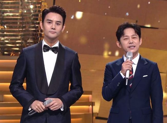 殷桃|金鹰奖获奖名单出炉，雷佳音殷桃获视帝视后，马丽拿奖何炅落泪