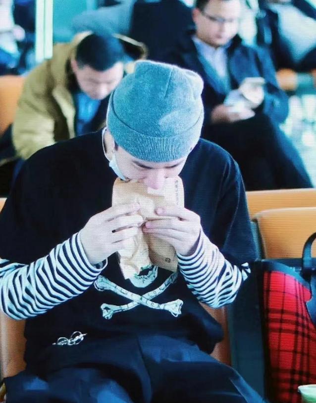 王一博|“笨小孩”王一博：选择“最苦”的路，却是正确的路