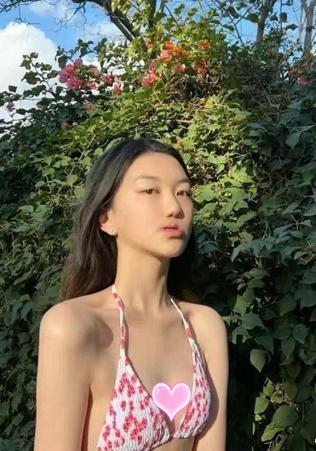 李嫣|王菲女儿李嫣晒泳装照,拥模特儿身材!曾多次被网友批评过于早熟