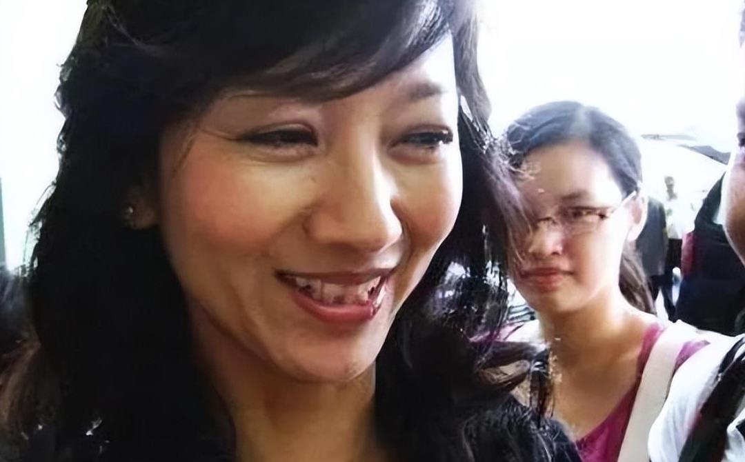 刘晓庆|老年斑、褶子、凹凸不平脸,别再吹不老女神,离开P图当场社死