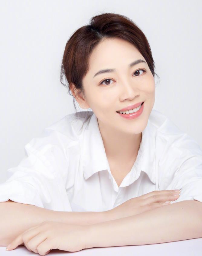 央视主播劳春燕：与丈夫分居16年，可她却说很幸福，这是为什么？