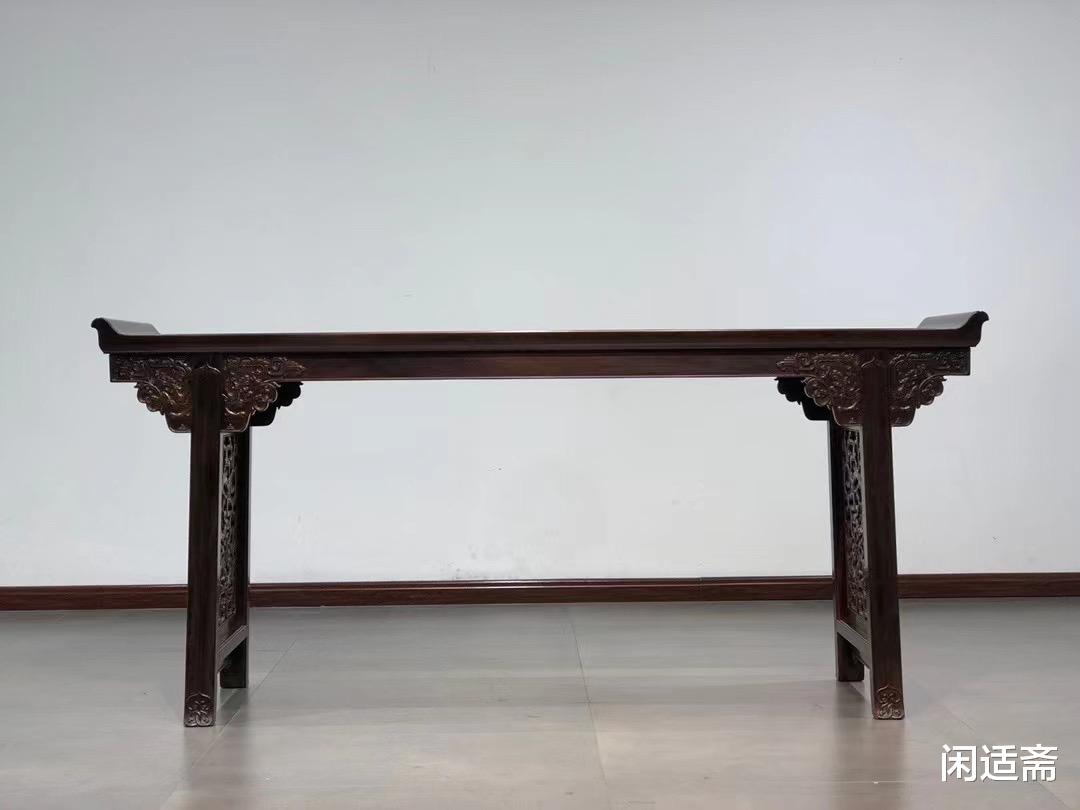 雕刻|古朴庄重，大红酸枝，螭龙纹翘头案
