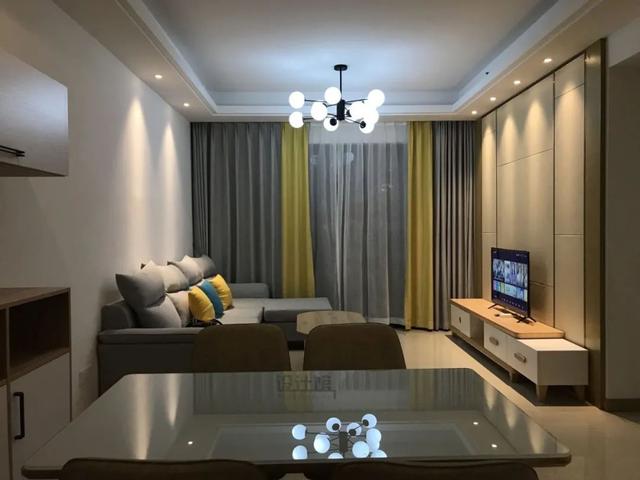 客厅装什么灯好?