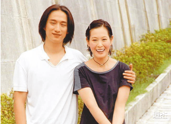 谢楠|9位情史干净的内地女星,把生活过成偶像剧,有人与初恋相守47年