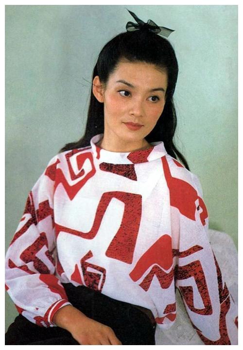 潘虹|国家一级演员潘虹：24岁嫁人，28岁爆红，68岁未婚无儿无女