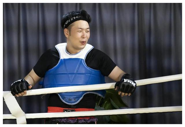 美容大王 杜海涛为了证明瘦了踩毛不易腿上，减肥成功膨胀了
