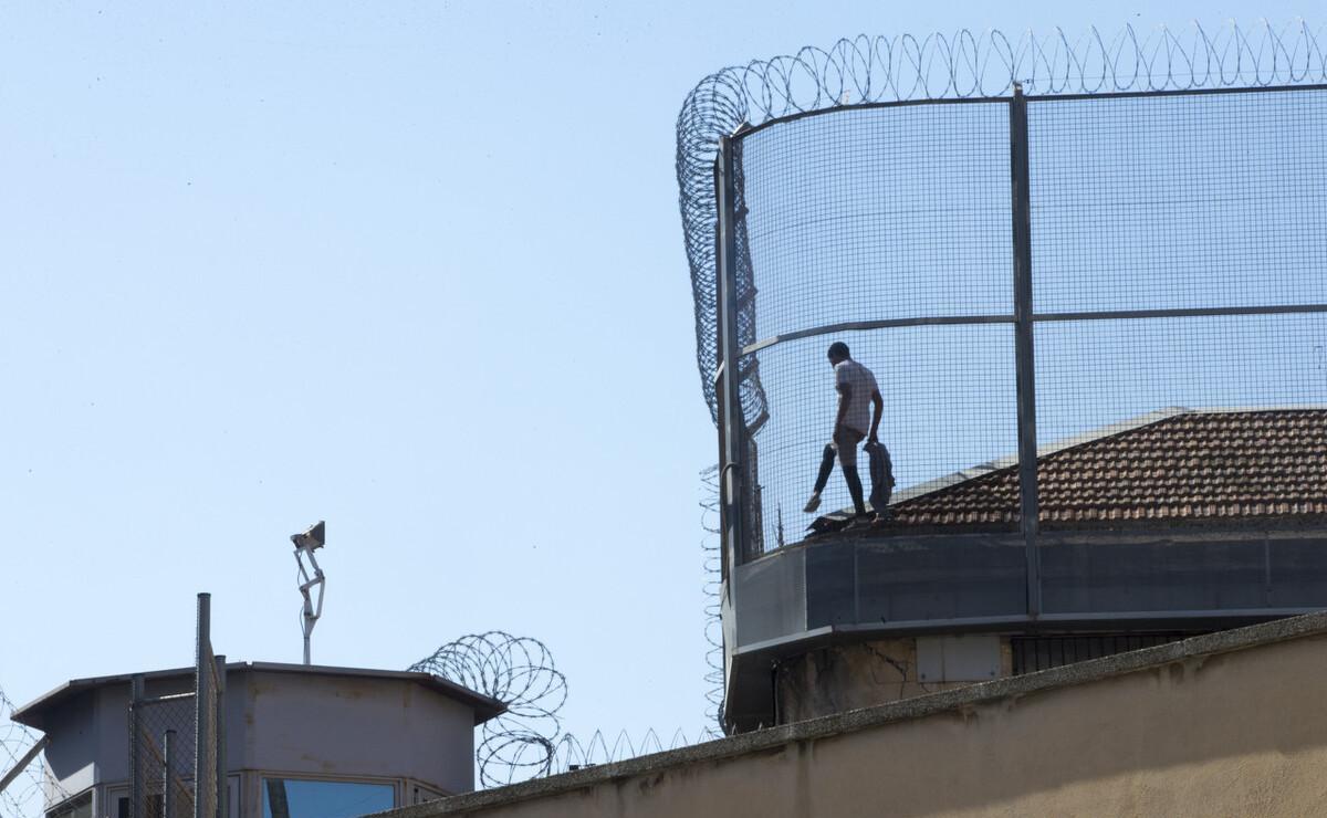 港交所|监狱警察招聘条件曝光,这3个要求看似简单,你能满足条件吗?