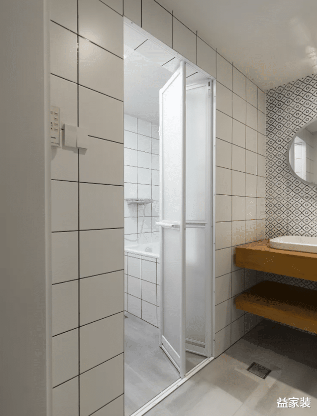 收纳达人的100平新家，处处都有收纳柜，进屋才知：和想象中不符