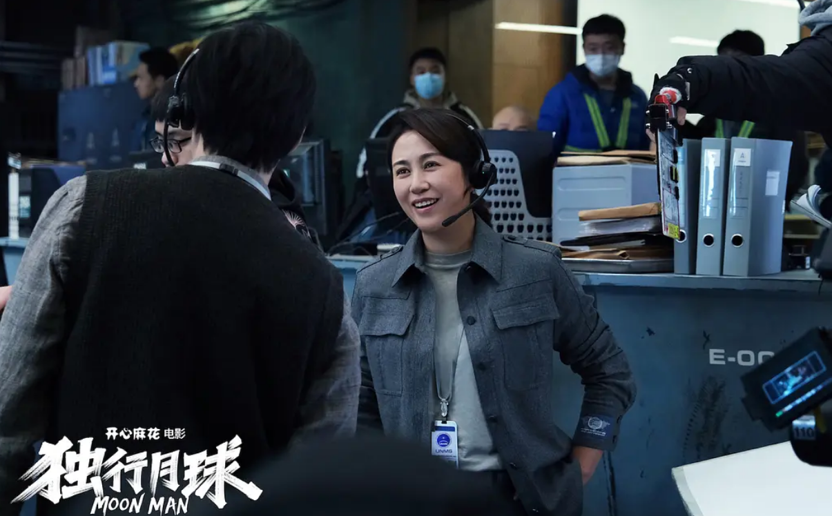 电影《独行月球》,人性之美,不都是要在有选择时才能被照见吗?