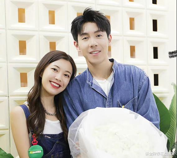 心动的信号5|九个人成了四对？心动的信号5成功率高，网友却批恋综工业糖精多