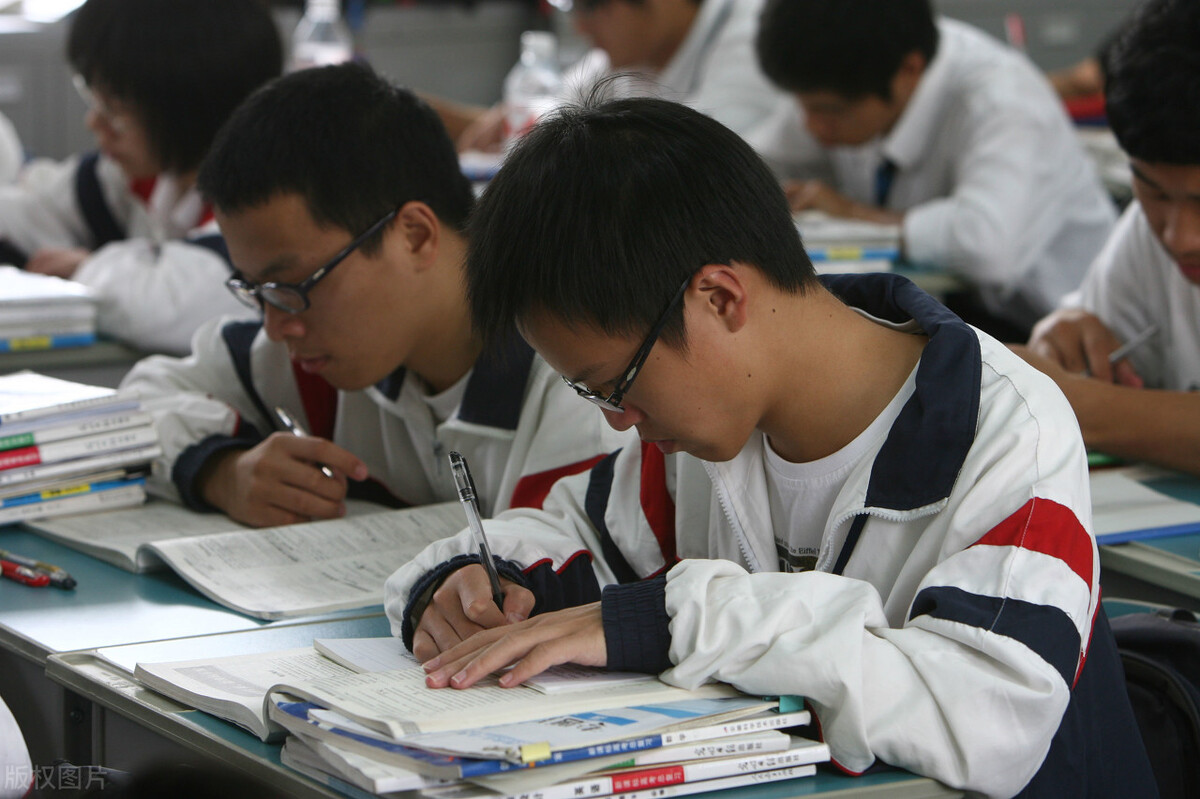 新东方|中等职业教育的学生一定要读大学的四个理由