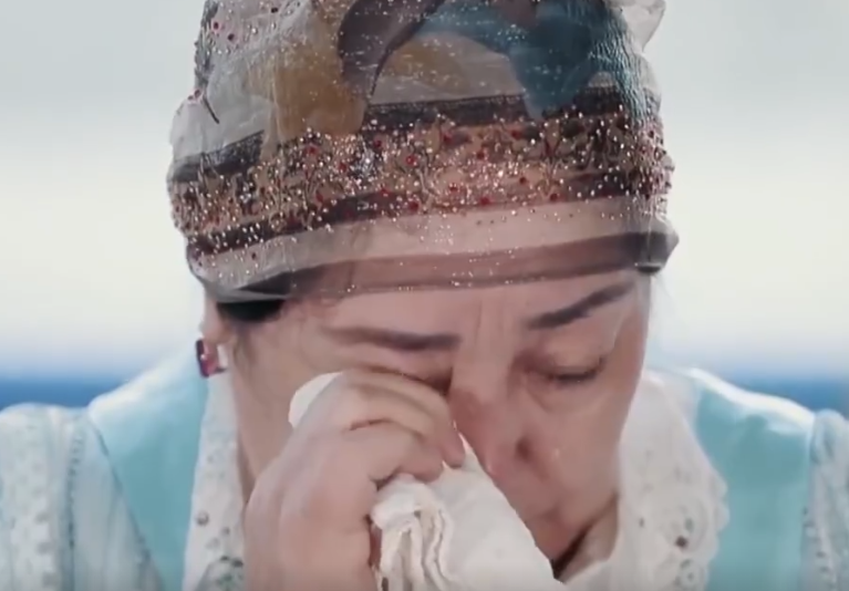 麦迪娜·买买提|麦迪娜谈母亲：妈没了我们这个家就解散了！姜潮支持接岳母来北京