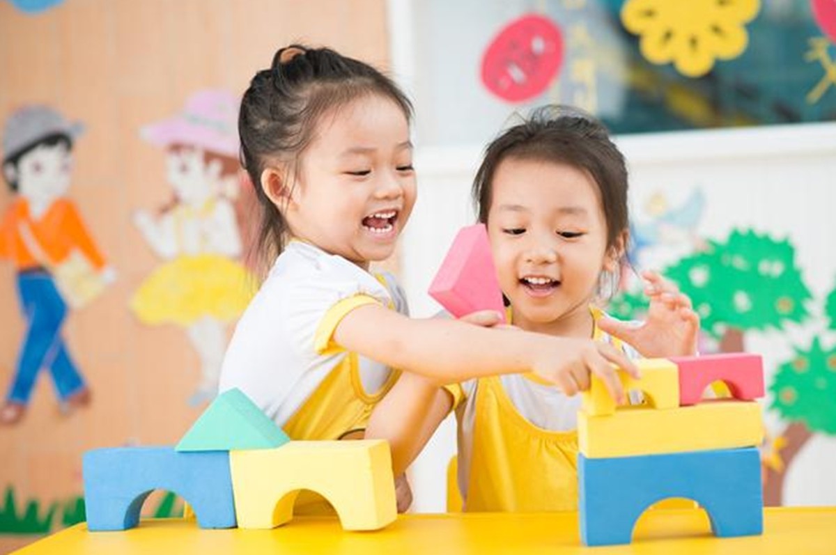 明日之后|“全职妈妈”和“职场妈妈”带的孩子有什么不同?差距很明显