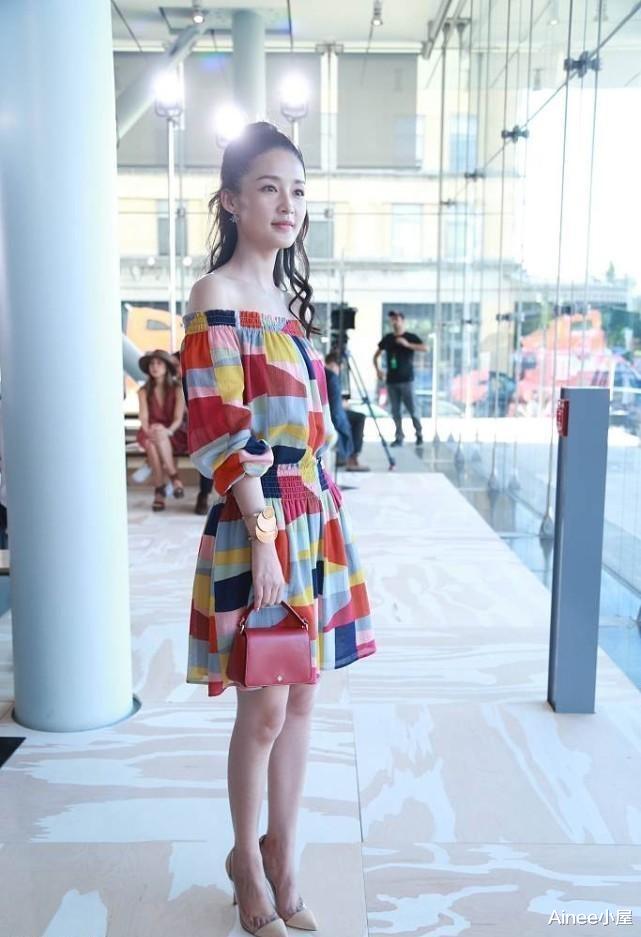 穿衣搭配|真看不出李沁只比张俪小5岁,穿衣风格差挺多,少女和御姐真不同