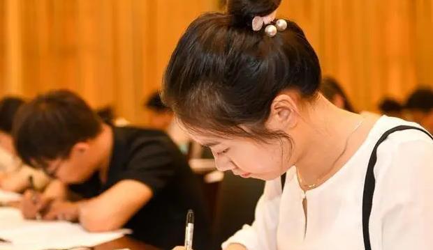 考研|家长眼中有“钱途”的4个专业,实则已经“市场饱和”,考生慎选