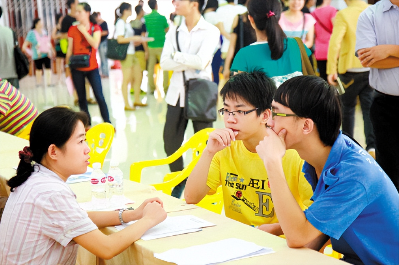 求职|同济博士找工作被拒,七成简历石沉大海,原来是学历出了问题