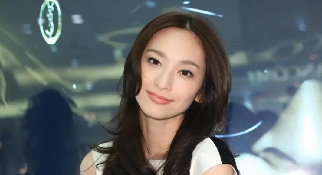 腾讯视频|吴佩慈：35岁未婚先孕，6年连生4胎，如今44岁依旧没能嫁进豪门