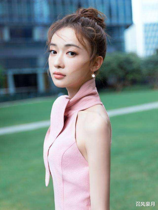 整容|整容成瘾，瘦到病态，痴迷于少女人设，内娱可怕的畸形审美