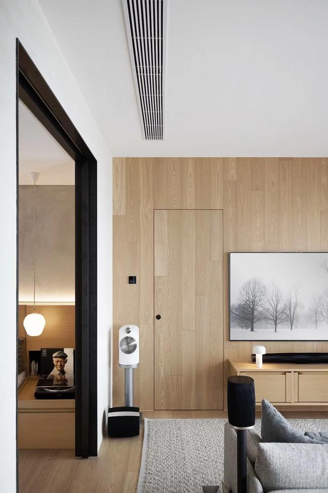 功能齐全的都市顶层住宅,现代原木风,把家的美好衬托的一览无遗