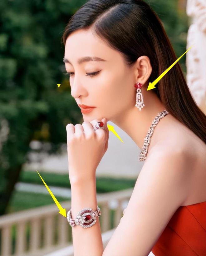 王丽坤|王丽坤被“富豪”丈夫连累，事业或凉凉！有钱女星为何爱找富商？