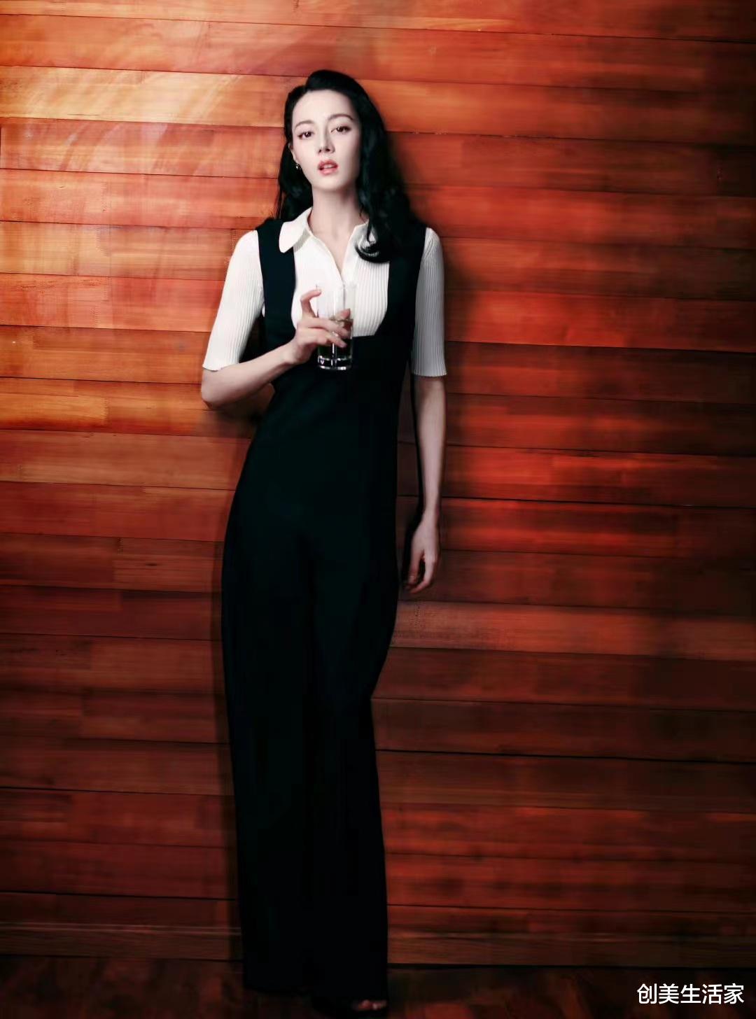 迪丽热巴|迪丽热巴直播造型,穿黑白拼接套装严谨又优雅,显瘦又高级