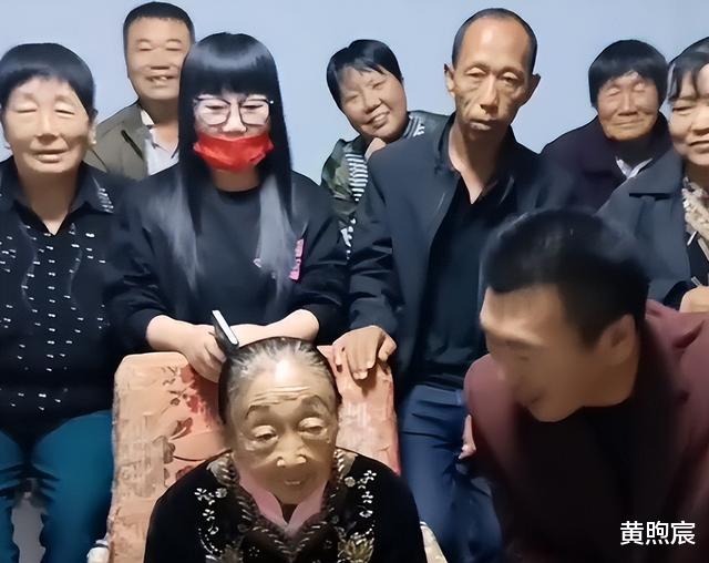 可怜!曝85岁马玉琴眼周乌青,疑遭儿孙家暴,知情人:遗产惹的祸