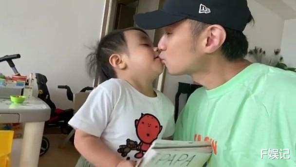 古巨基|古巨基夫妇忘记结婚8周年纪念日 一家三口在家简单度过