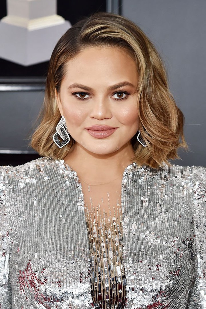 唇膏 必备唇膏多得英国准王妃梅根，才令这个色号需求急升65%