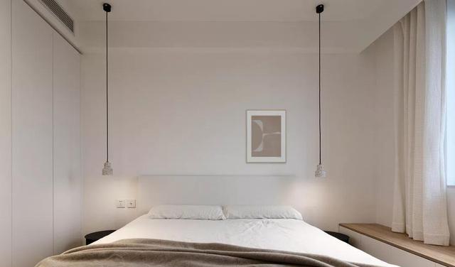 “黑白灰”的装修,用什么颜色的窗帘更好看?