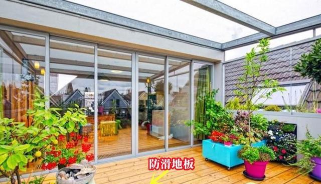 屋顶露台不空着,搭个可移动玻璃房,不怕风吹日晒,也不算违建!