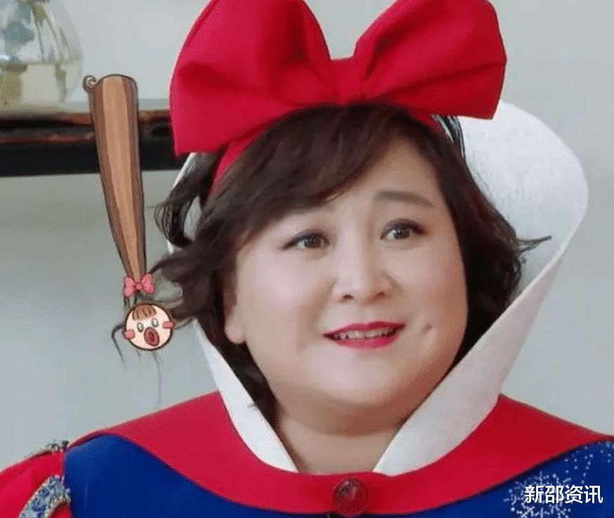 贾玲|贾玲佛山拍戏被偶遇，虎背熊腰面容憔悴认不出，被疑用替身引热议