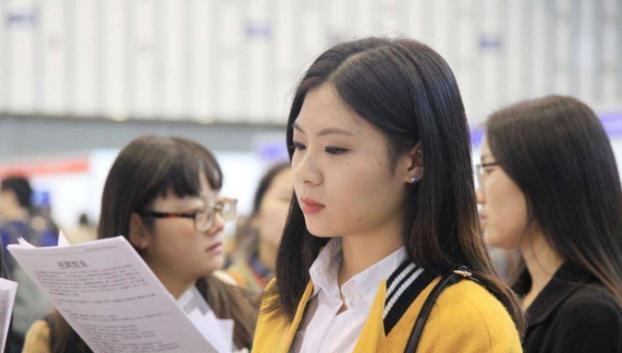 大学生|大学生后悔报考的专业排名，师范专业榜上有名，榜首专业意料之中