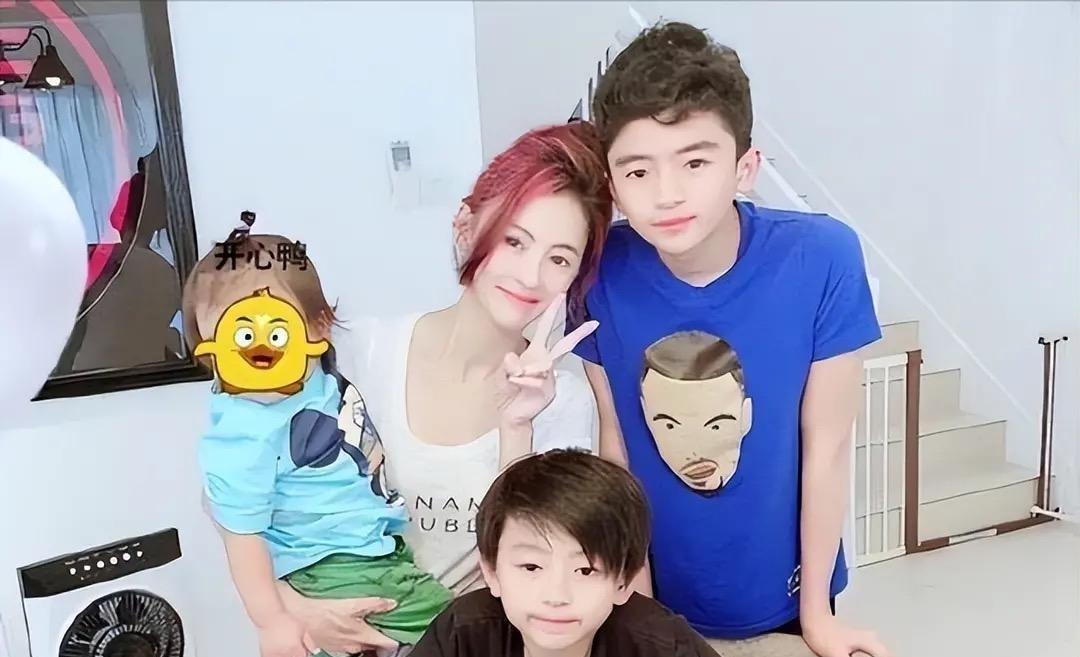 吴绮莉|“独自带娃”的10位女星，有的虐待孩子，有的生父成谜，一言难尽