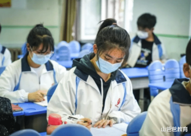 湖南|湖南一技校学生上课砌砖砌墙，引发网友不满：对农民工子女的嘲讽