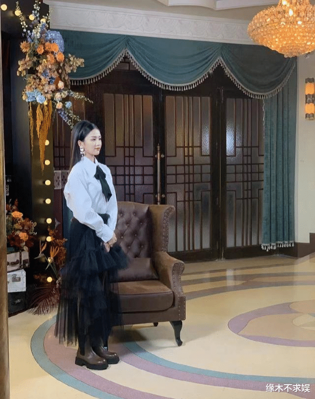 古力娜扎|27岁白鹿生活中状态怎么样？生图被拍后，网友：令人很意外