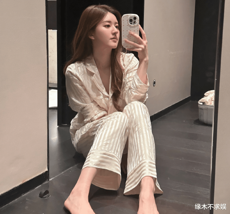 赵露思|赵露思《神隐》造型被指抄袭白鹿，网友：造型一样，颜值被吊打！