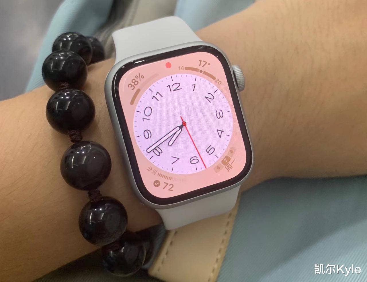 苹果|苹果总算有点良心了，虽然手表续航不咋地，但是Apple Watch充电速度还是可以的