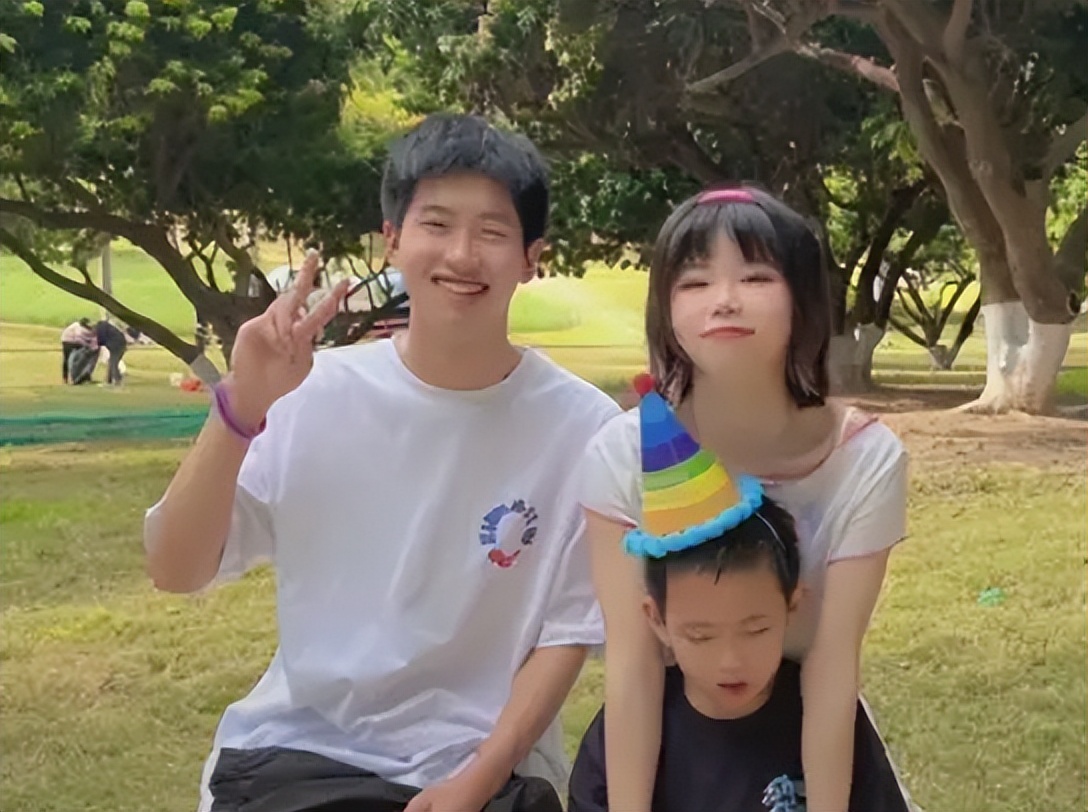 姐姐|姐姐孙悦饭后流泪,孙卓上前“拥抱”,画面温馨却遭网友“吐槽”