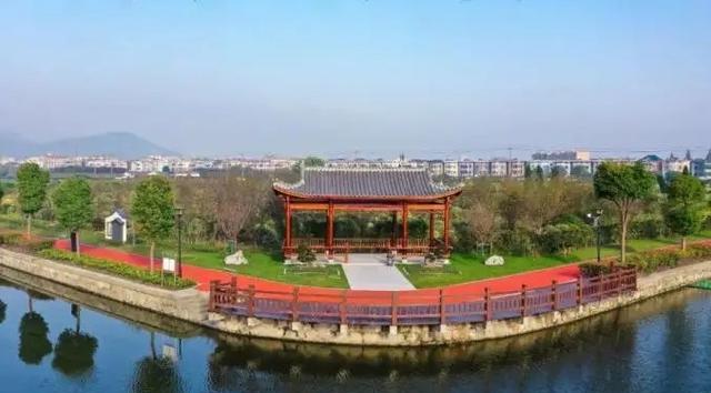 浙江:39岁女子杀死叔叔,砍伤母亲,女子照片曝光,原因让人愤怒