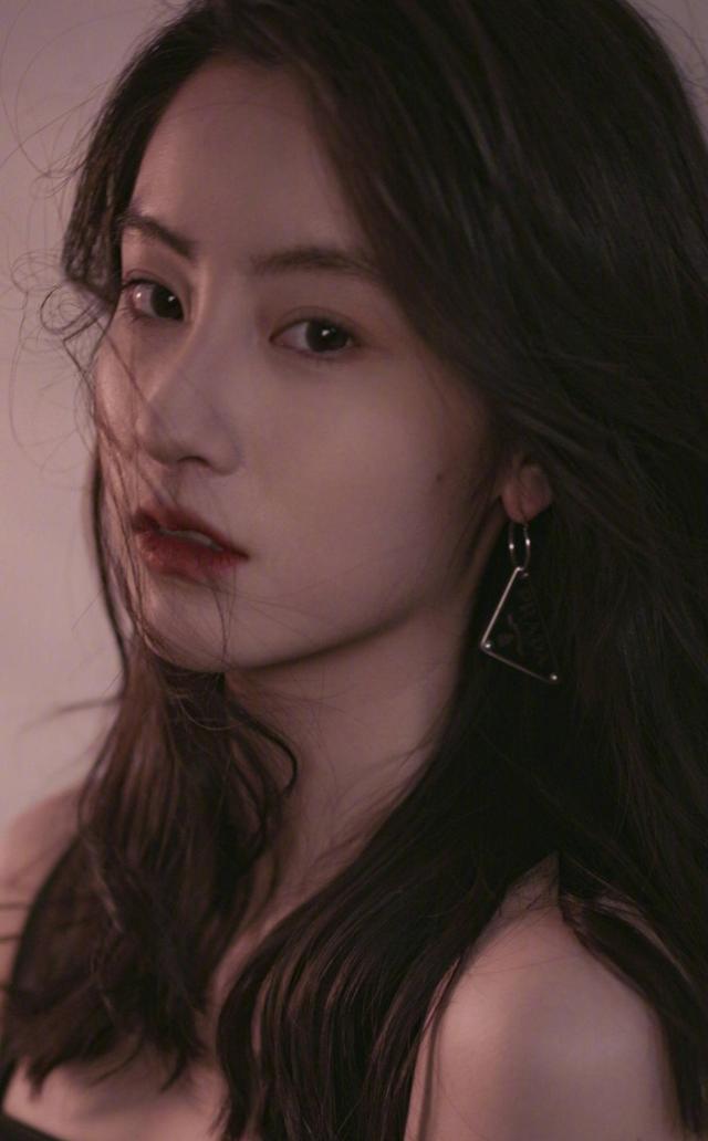 鞠婧祎|仙剑奇侠传四已经开机，鞠婧祎换了一个新装造，感觉还是挺美