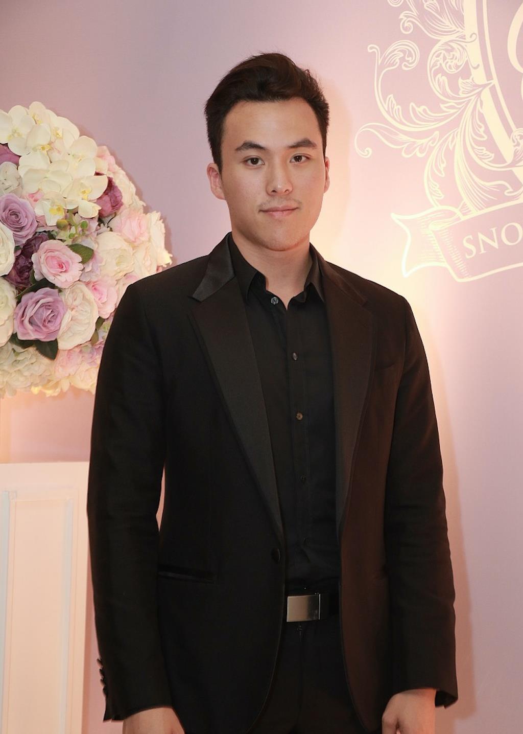 何猷龙|真正好命的香港豪门儿媳，只生一女便封肚，富豪老公恋家无绯闻