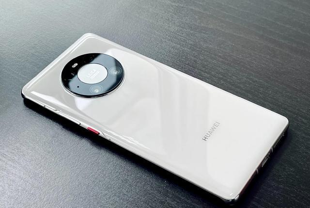 三星Galaxy|用了半年苹果13后，还是决定换回原来的Mate40P？只因这3点难接受