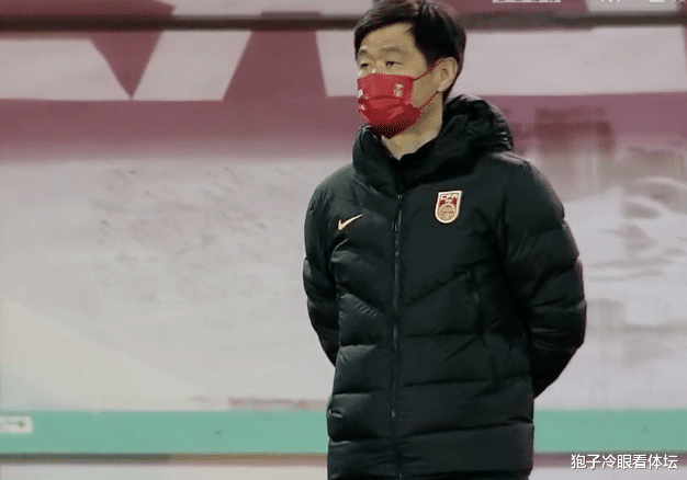 李霄鹏|媒爆李霄鹏潜在继任者！14年校园足球经验 换掉李铁时就考虑过他